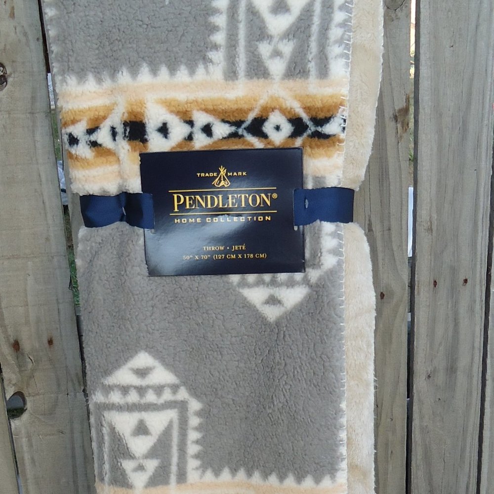 NWT Pendleton Gray Aztec Sherpa Fleece 50x70 Throw